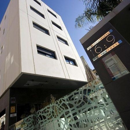 Apartamentos 16:9 Suites المرية المظهر الخارجي الصورة