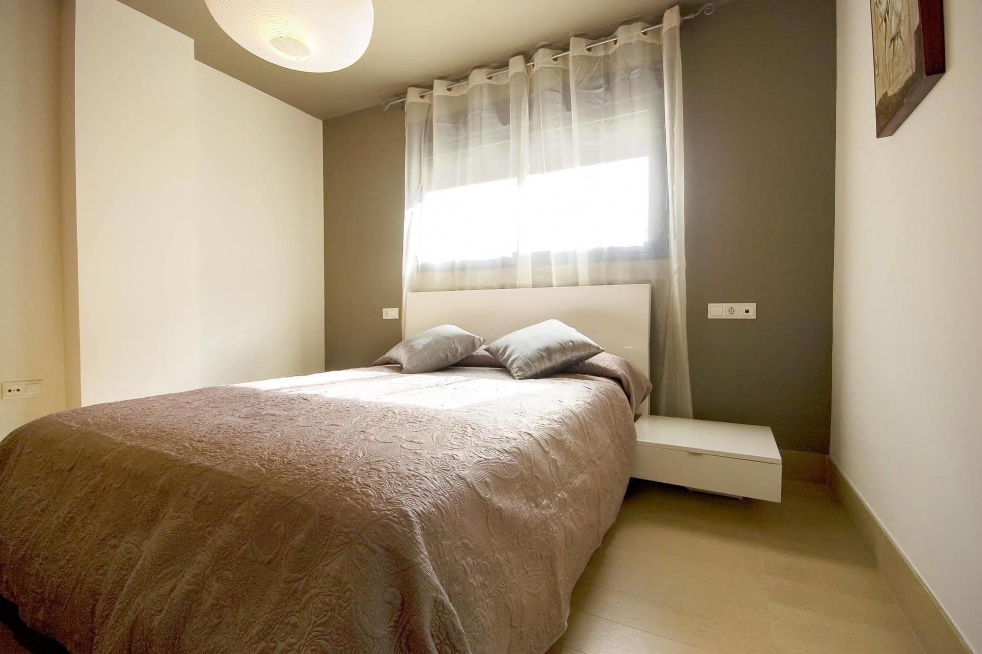 Apartamentos 16:9 Suites المرية المظهر الخارجي الصورة